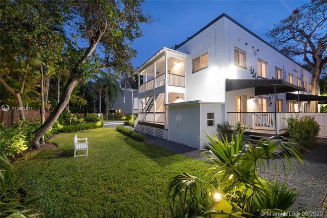 Building Photo - 3669 Poinciana Ave