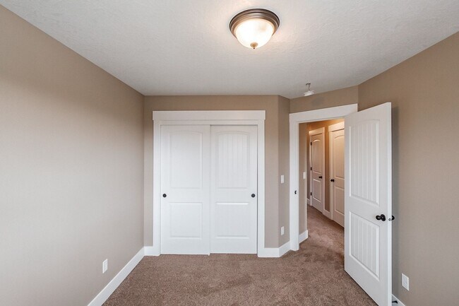 Building Photo - 270-272 Gwinn Street E