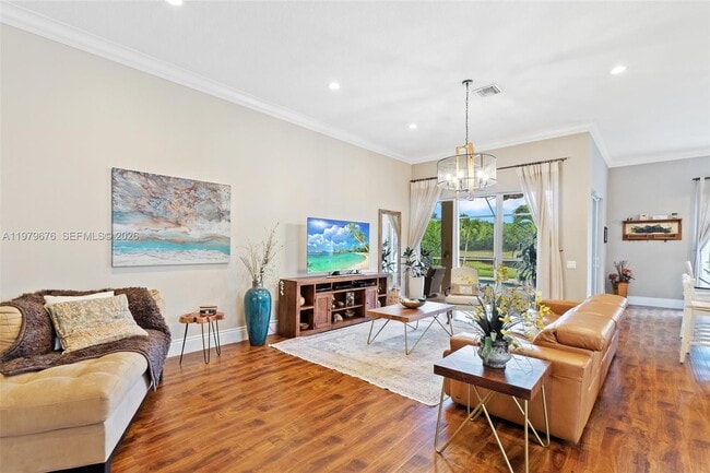 Building Photo - 1533 Cardinal Way