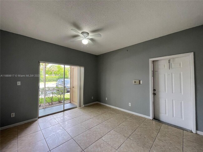 Building Photo - 840 Cypress Park Way