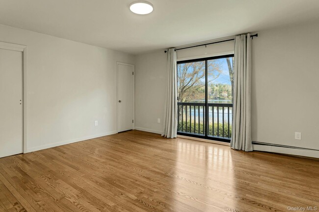 Building Photo - 68 Lake Shore Dr