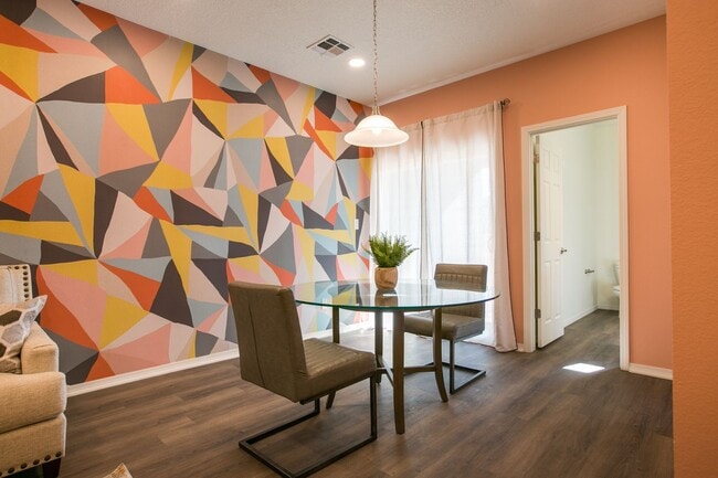 Building Photo - North Valley Townhome