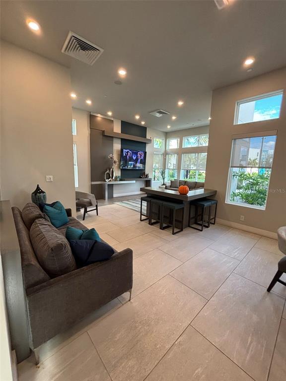 Building Photo - 7740 Sandy Ridge Dr