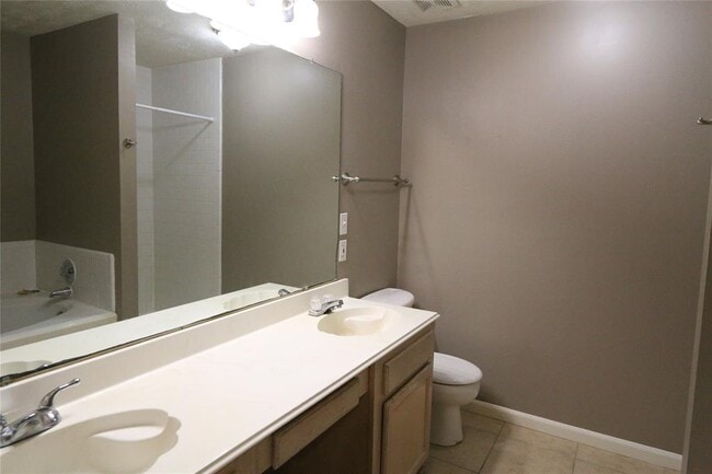 Building Photo - 10811 Burkes Garden Dr