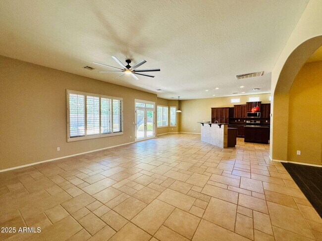 Building Photo - 2720 E Hazeltine Way