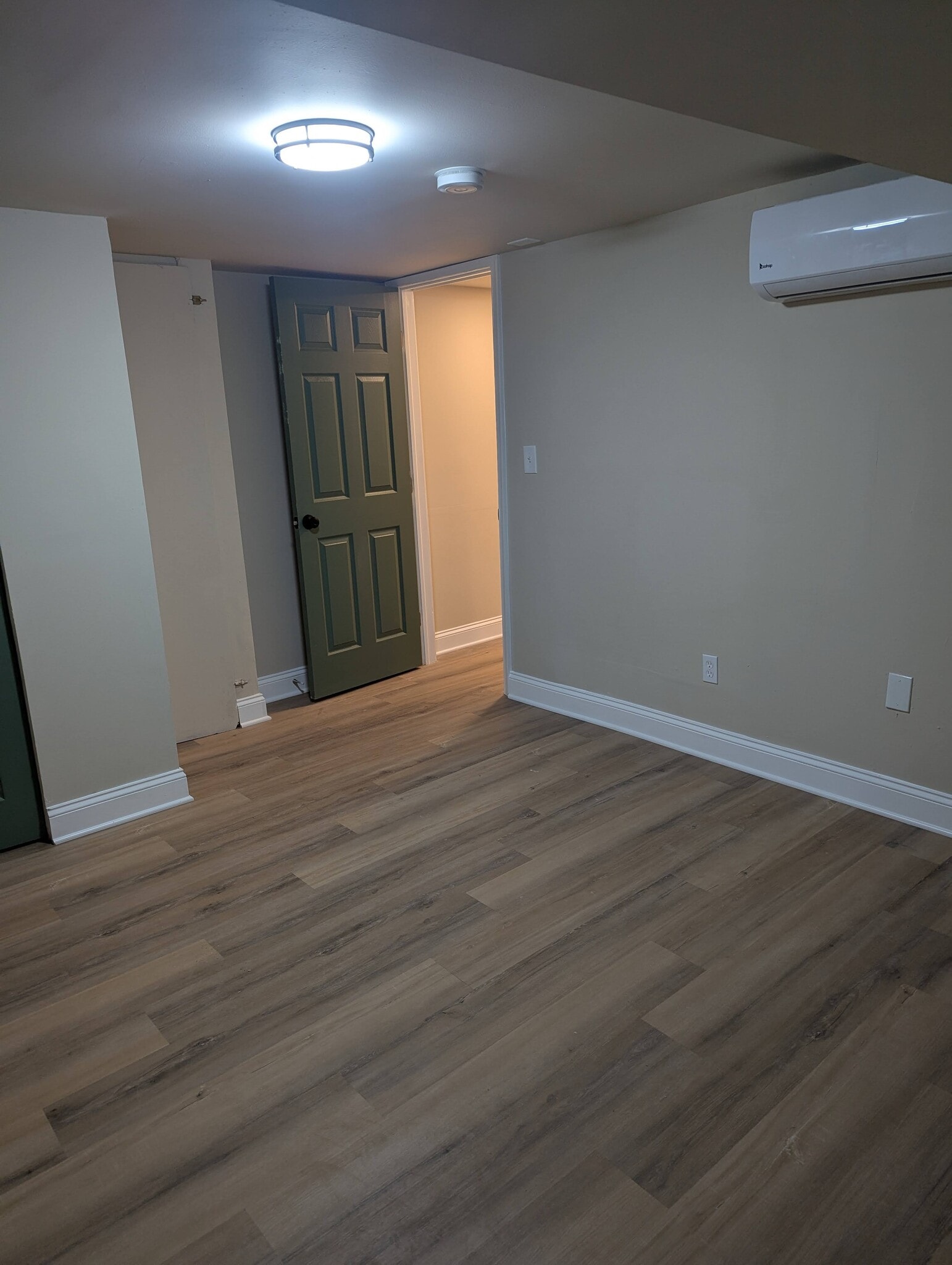 Bedroom - 6504 Hansford St