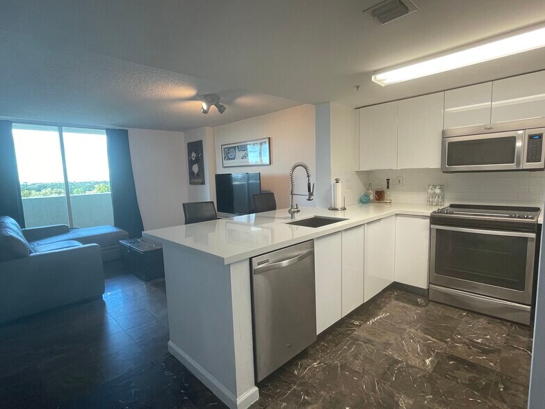 Building Photo - 3000 Coral Way