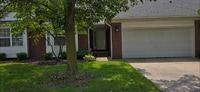 Building Photo - Beautiful 3 bed 3 bath two story condo. St...