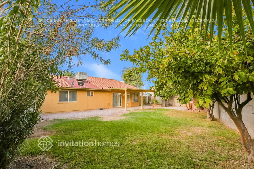 Building Photo - 2218 W Knox Rd