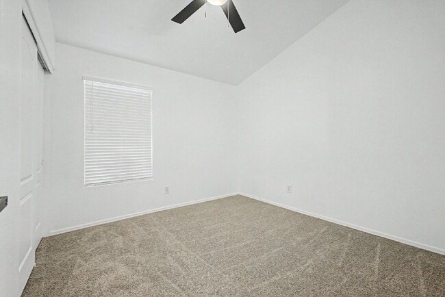 Building Photo - 12570 Desert Flower Rd