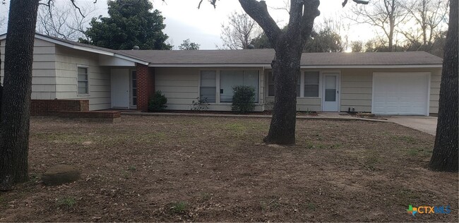 Primary Photo - 401 San Jacinto Dr