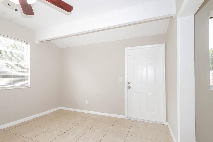 Building Photo - 2138 SE Rich St