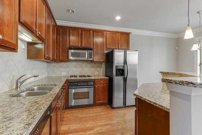 Building Photo - 210 Le Gran Cove NE