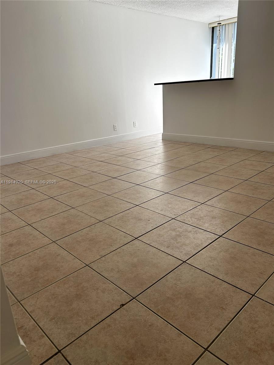 Building Photo - 16919 N Bay Rd