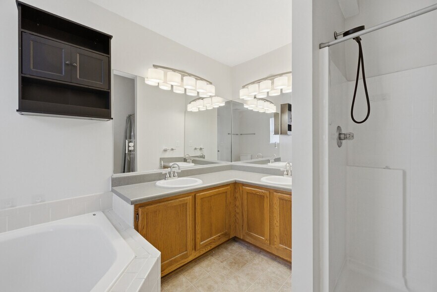 Building Photo - 306 Gauntlet Way
