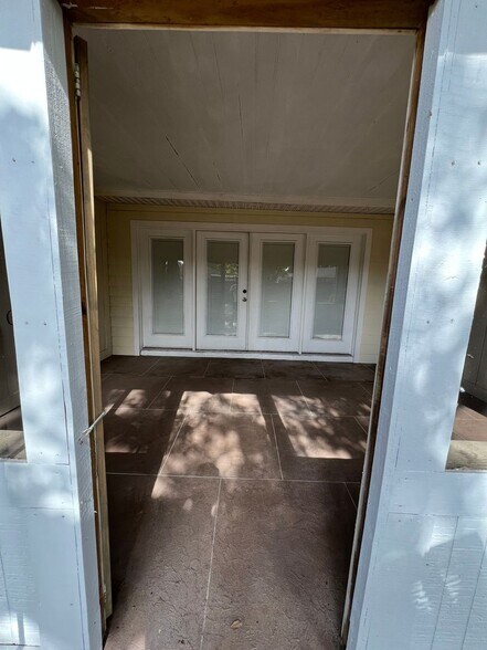 Building Photo - 2540 Elyria Ave