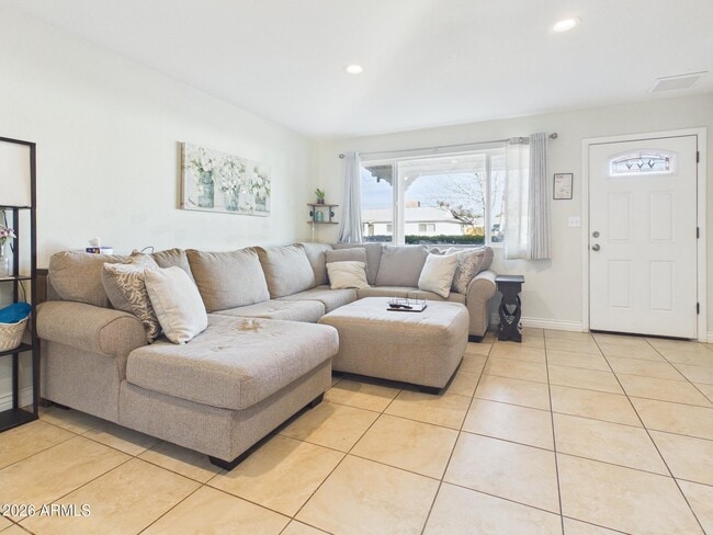 Building Photo - 3223 W Joan De Arc Ave