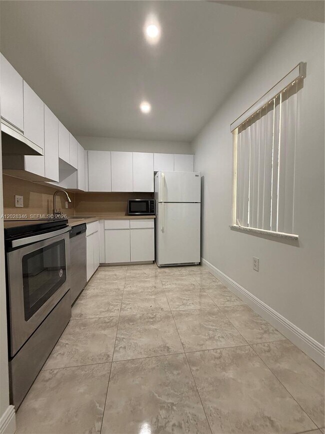 Building Photo - 8261 SW 128th St