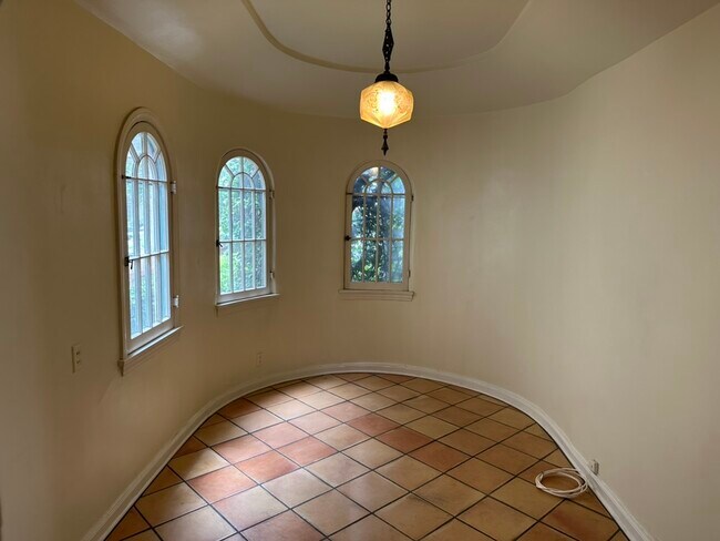 Breakfast room - 1222 S Sherbourne Dr