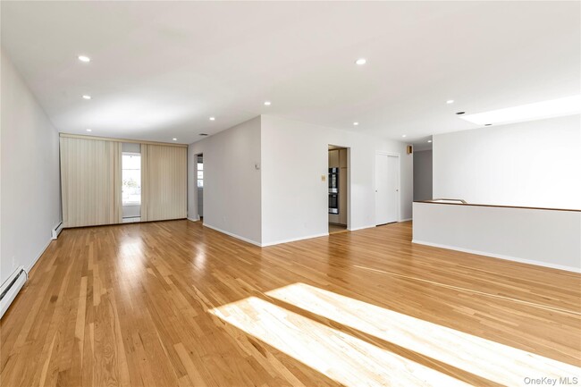 Building Photo - 681 Flanders Dr