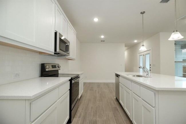 Building Photo - 436 Parkline Dr