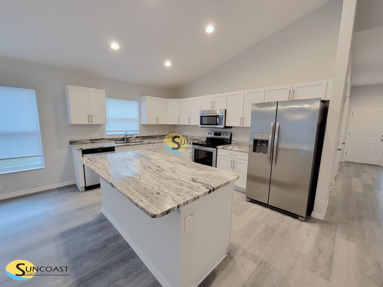 Building Photo - 329 Marion Oaks Blvd