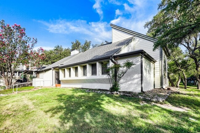 Building Photo - 11 Casa Verde St