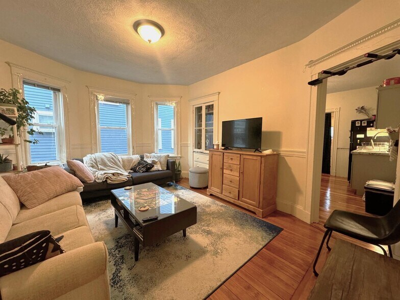 Building Photo - 28 Lexington Ave