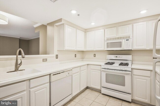 Building Photo - 3830 9th St N