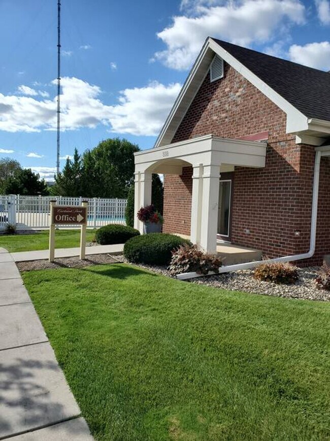 Building Photo - 501 Plaza Dr