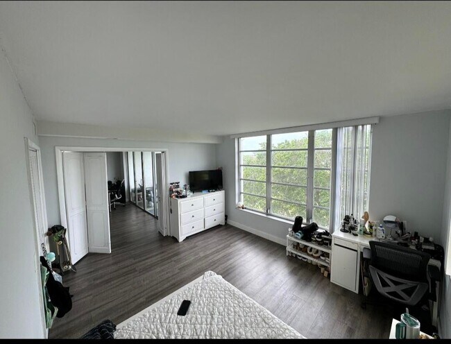 Building Photo - 3090 N Course Dr