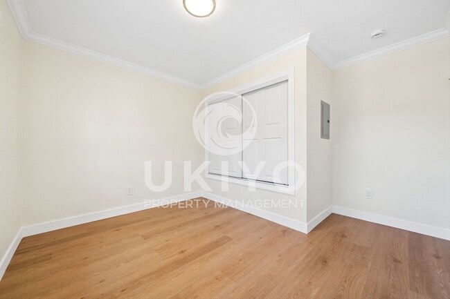 Building Photo - 3007 Nicol Ave