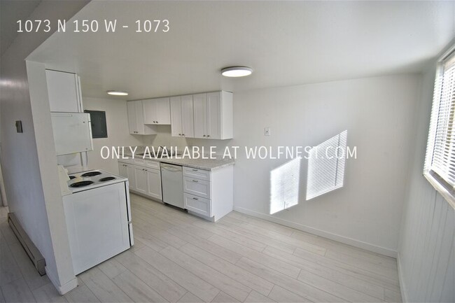 Building Photo - Beautiful 2 Bed Orem Unit! No Deposit Option!