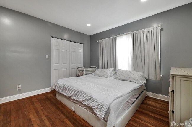 Building Photo - 609 S Delaware St