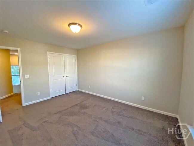 Building Photo - 83 Crystal Lake Dr