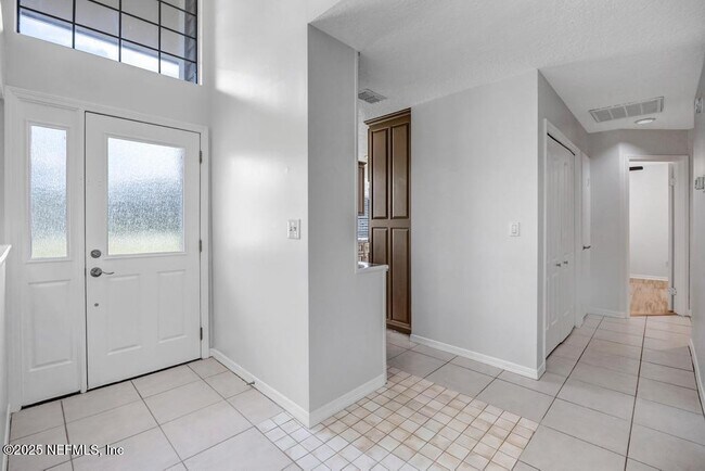Building Photo - 101 Willow Pond Ln