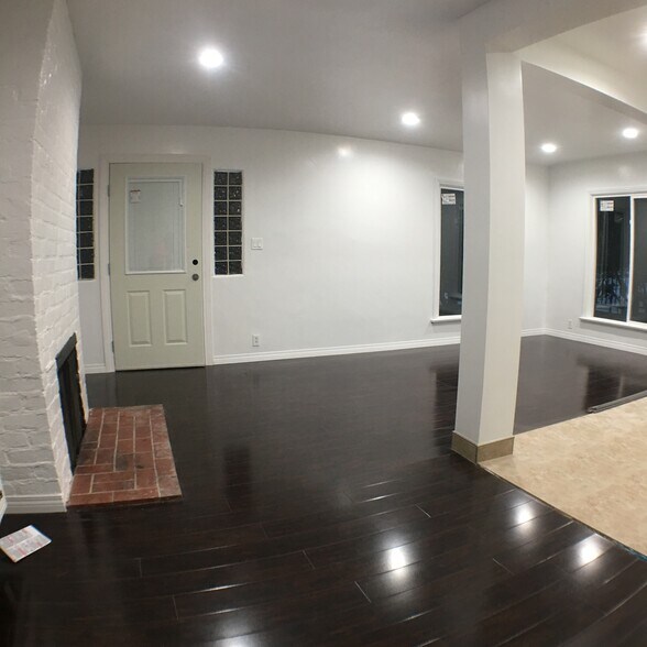 Building Photo - 3214 De Witt Dr