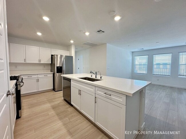 Building Photo - 4241 Vivenda St