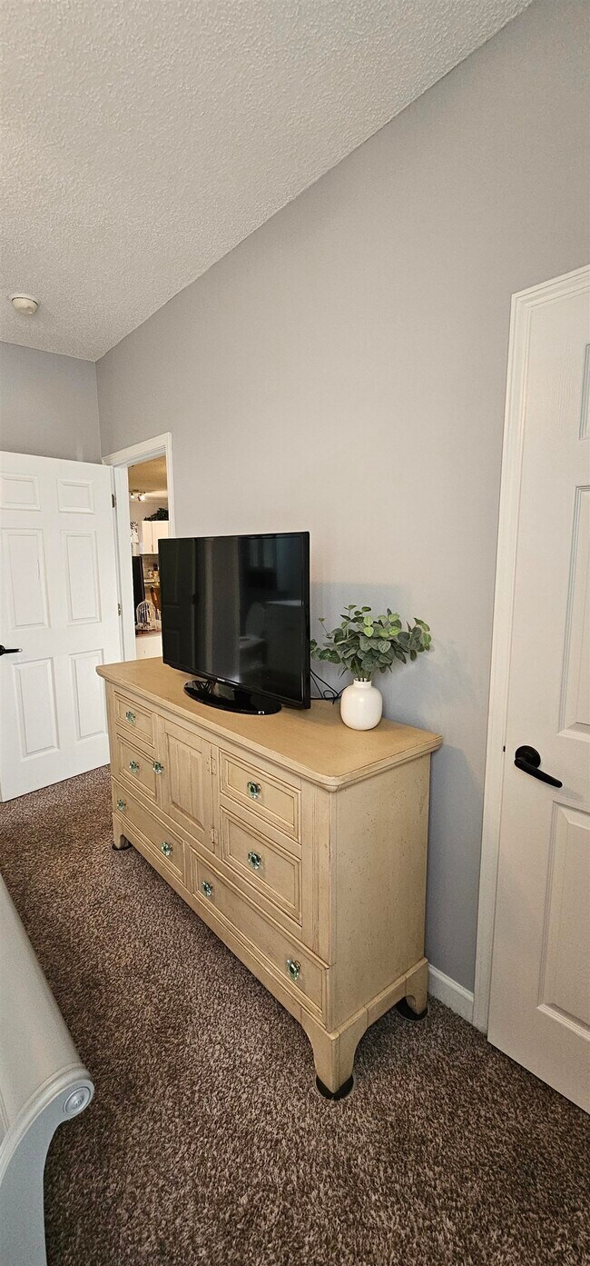 Building Photo - 304 Kiskadee Loop