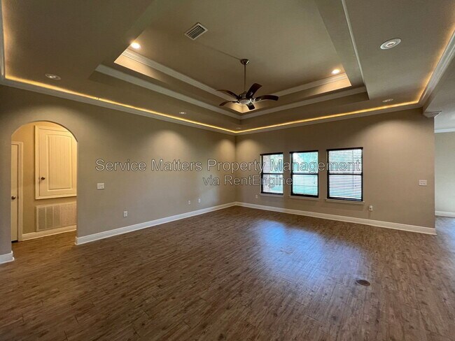 Building Photo - 4233 S Cambridge Way