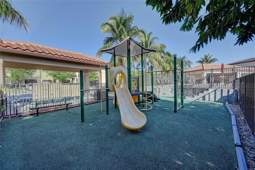 Building Photo - 5808 NW 46th Ln