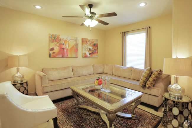 Interior Photo - Las Flores Apartments