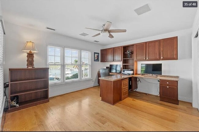 Building Photo - 31 Bay Front Pl