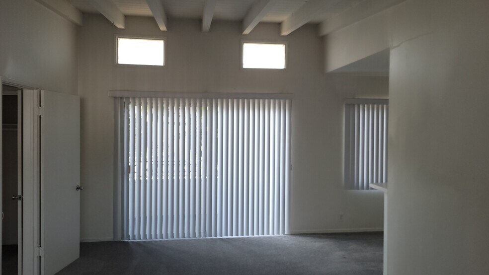 Living room - 12015 Lamanda St