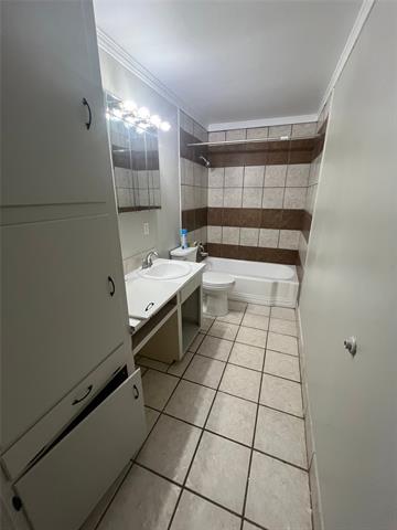 Building Photo - 1326 Clinton St