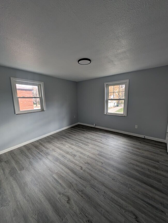 Building Photo - Charming Units in Euclid, Cleveland!