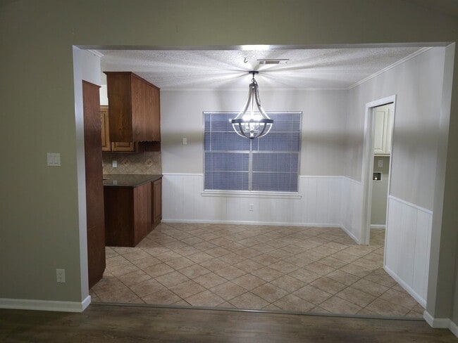 Building Photo - 3008 Tipps Dr