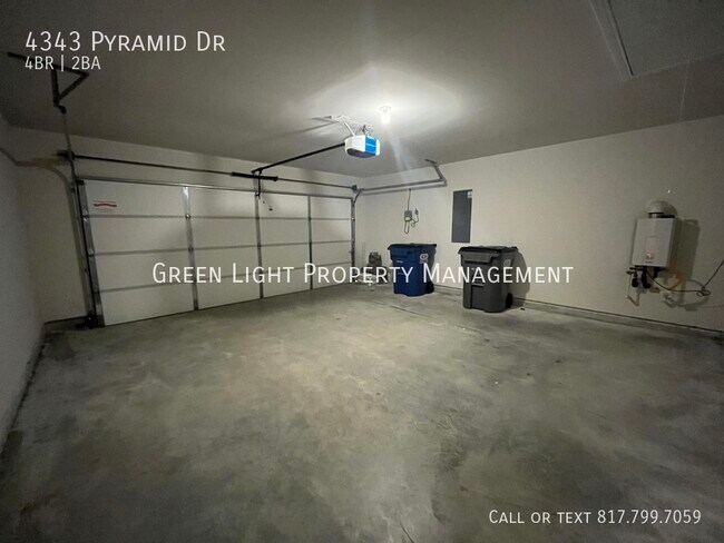 Building Photo - 4343 Pyramid Dr