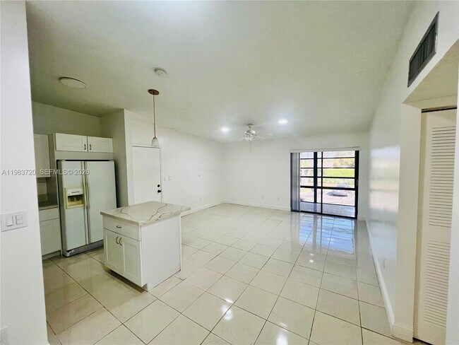 Building Photo - 9743 W McNab Rd