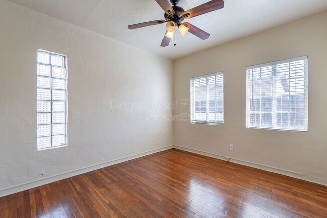 Building Photo - 241 S Cherry Ave